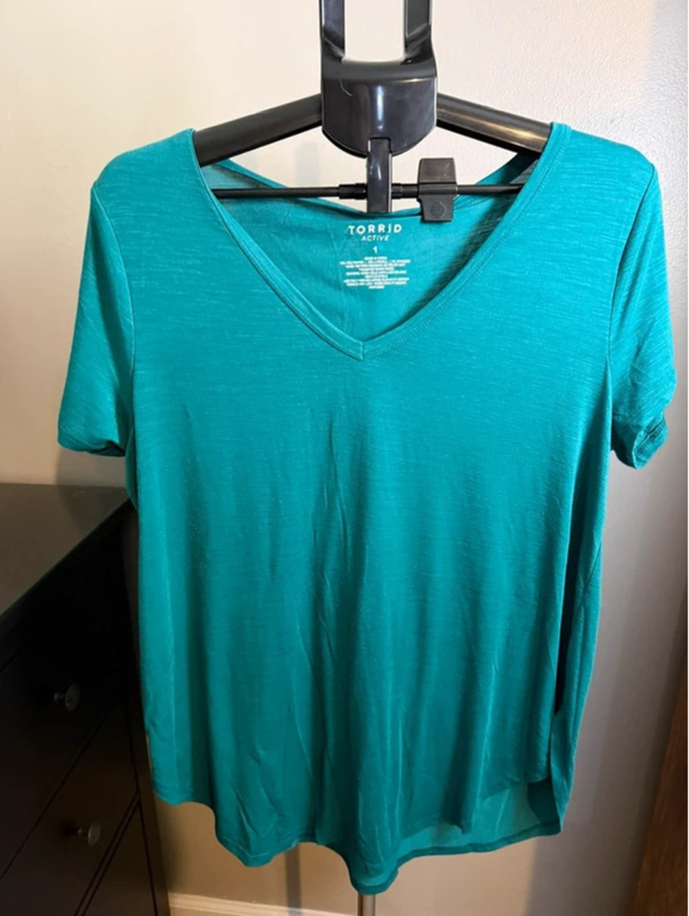 Torrid Active Teal V-Neck Performance T-Shirt Size 1